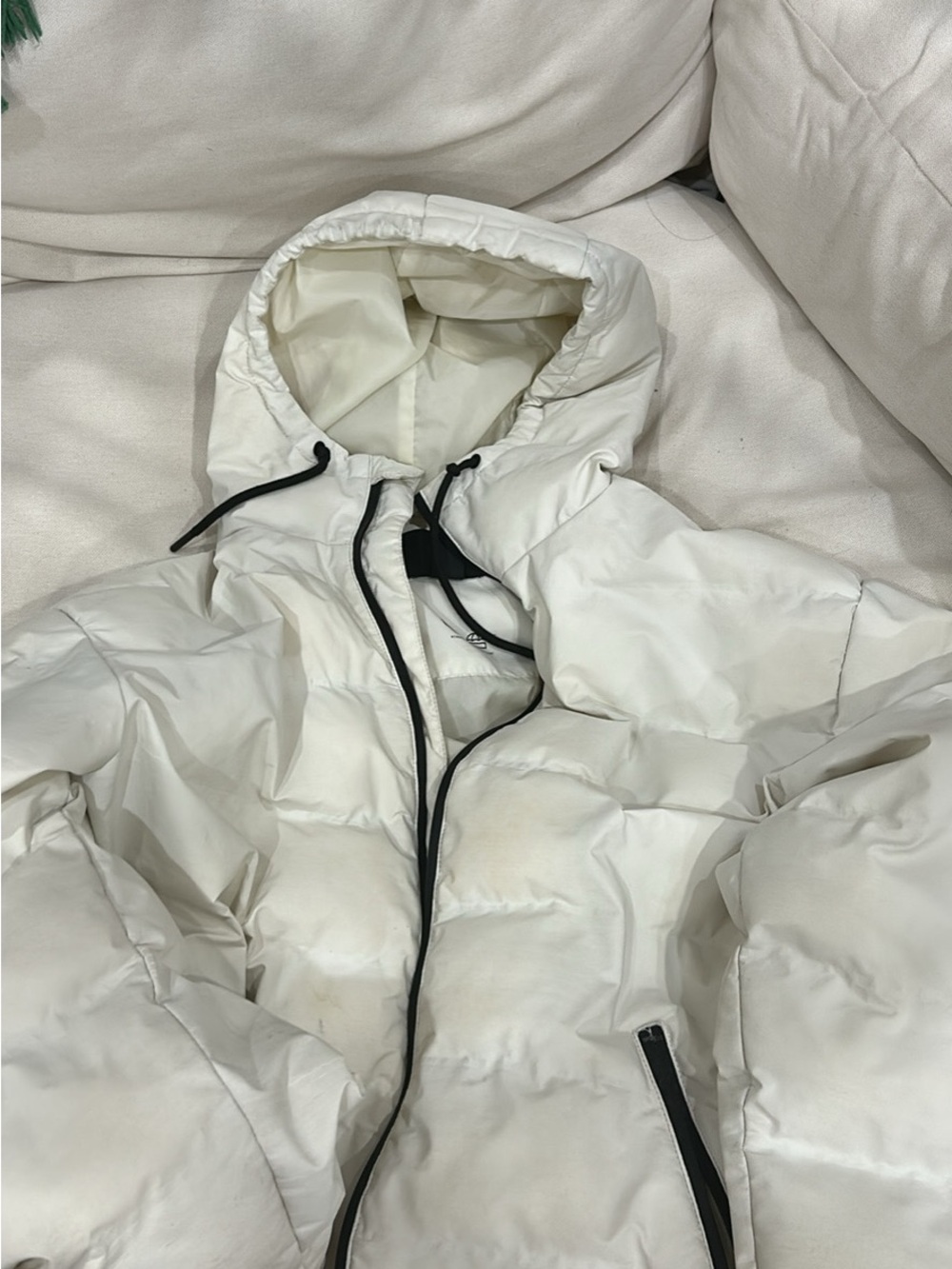 Women's White Puffer Hooded Jacket - Lightweight Insulated Coat
